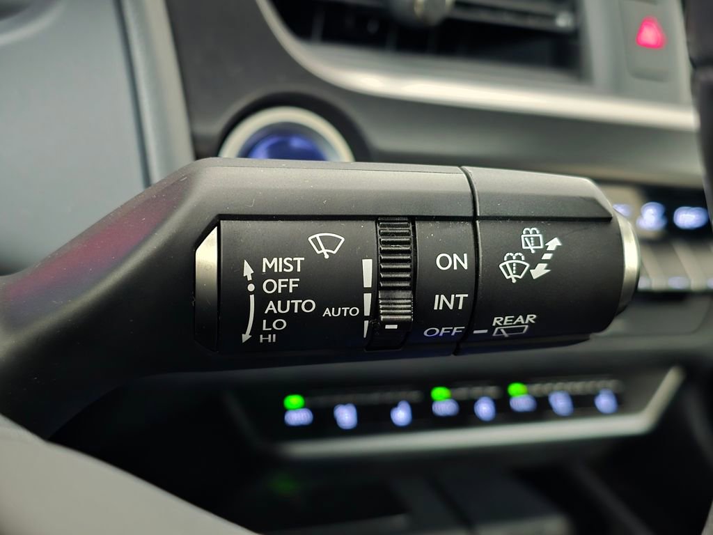 Used 2021 Lexus UX 250h w/ Premium Package AWD/4WD image 32