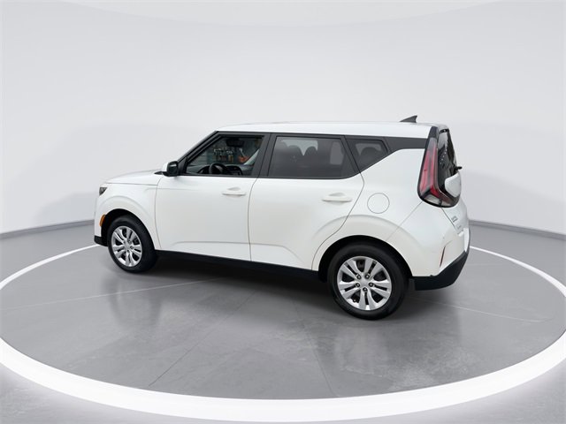 Used 2025 Kia Soul LX image 6