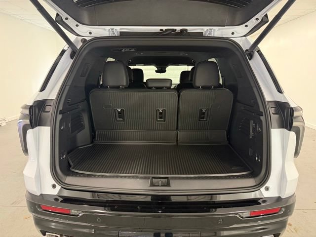 New 2026 Chevrolet Traverse High Country w/ LPO, Floor Liner Package FWD image 8