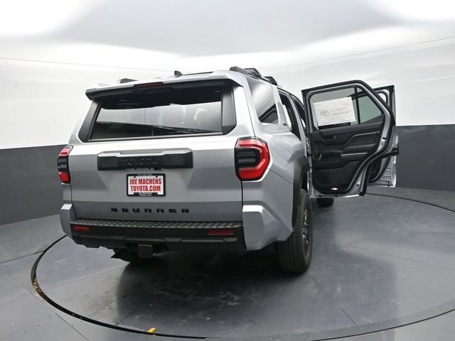 Used 2026 Toyota 4Runner SR5 AWD/4WD image 43