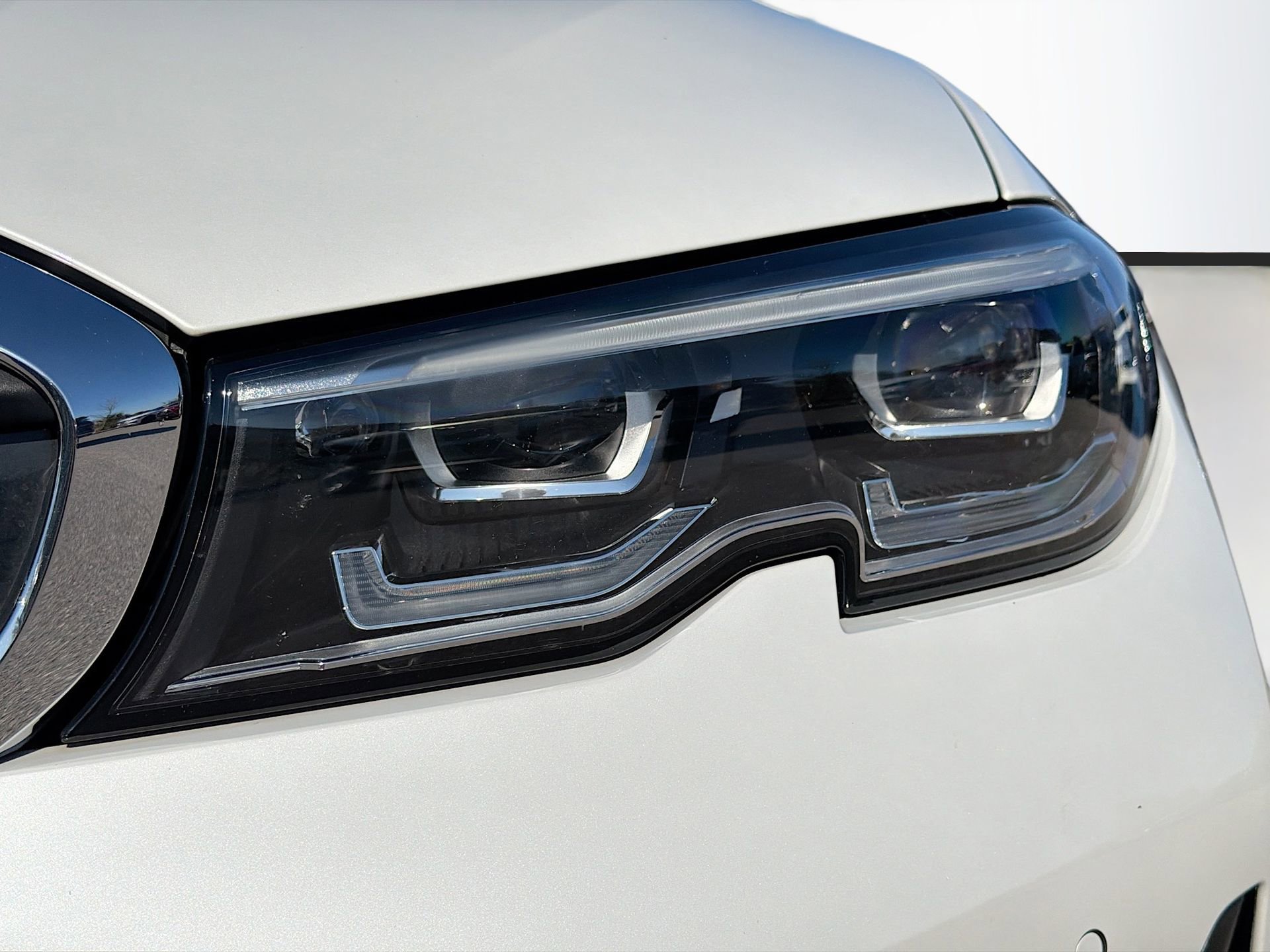 Used 2019 BMW 330i Sedan w/ Premium Package image 10