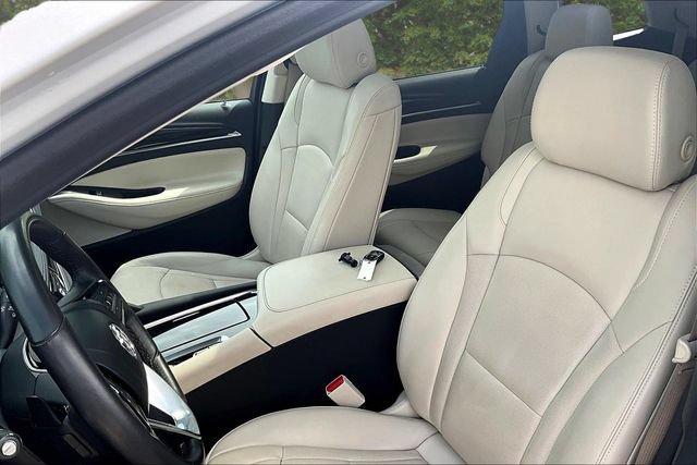 Used 2023 Buick Enclave Essence w/ Experience Buick Package FWD image 21