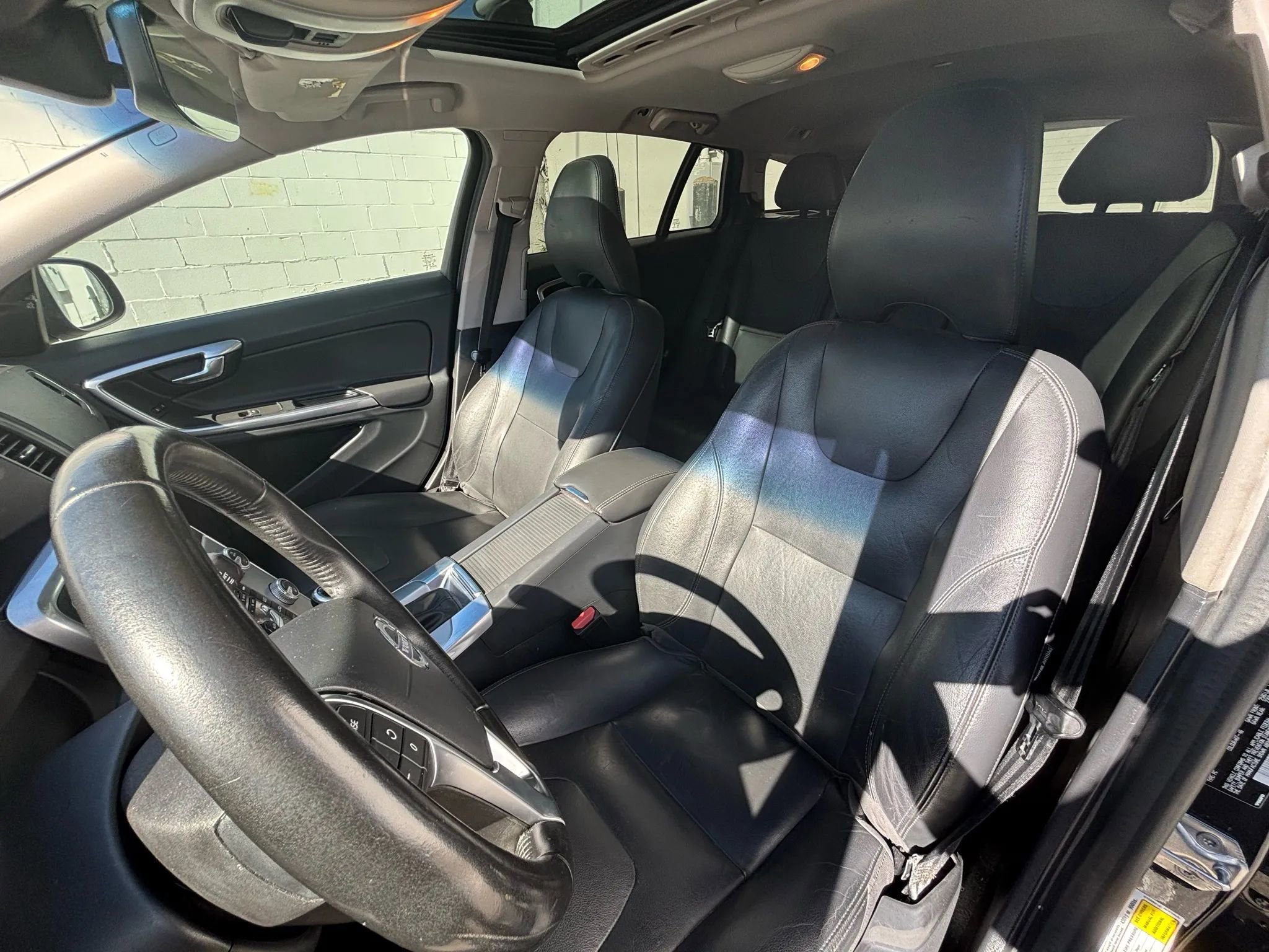 Used 2017 Volvo V60 T5 Premier w/ Convenience Package image 20