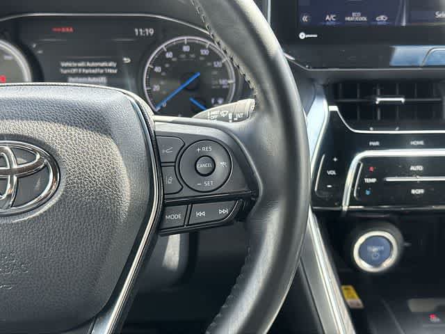 Used 2022 Toyota Venza XLE AWD/4WD image 9