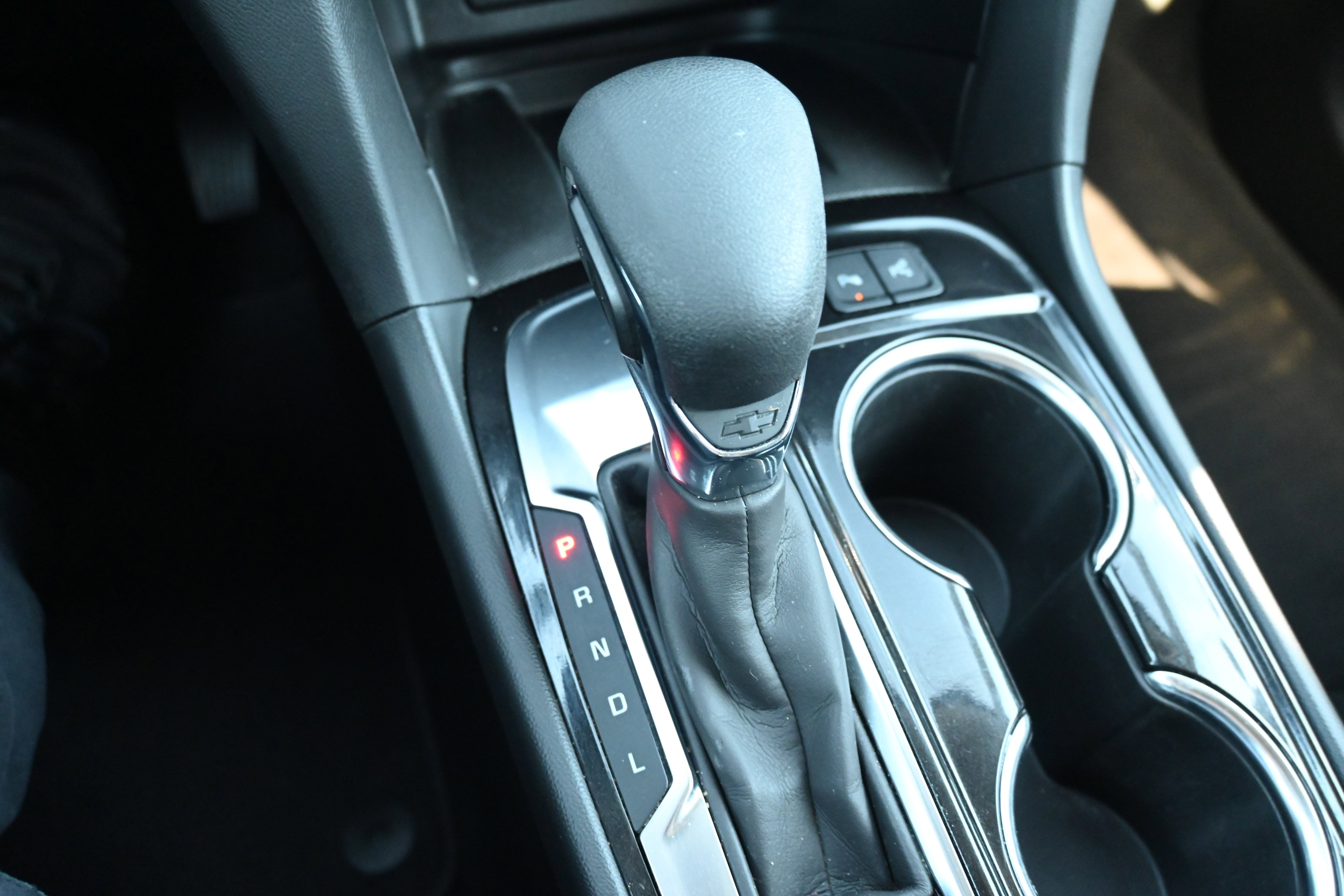 Used 2024 Chevrolet Equinox Premier FWD image 27