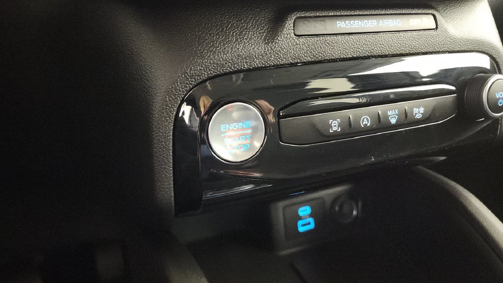 Used 2023 Ford Escape Active w/ Tech Pack #1 AWD/4WD image 21