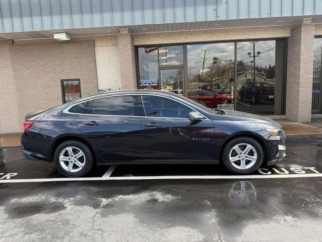 Used 2022 Chevrolet Malibu LS image 2