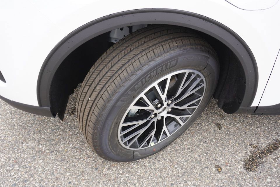 New 2025 Ford Escape SE w/ Class II Trailer Tow Package image 9