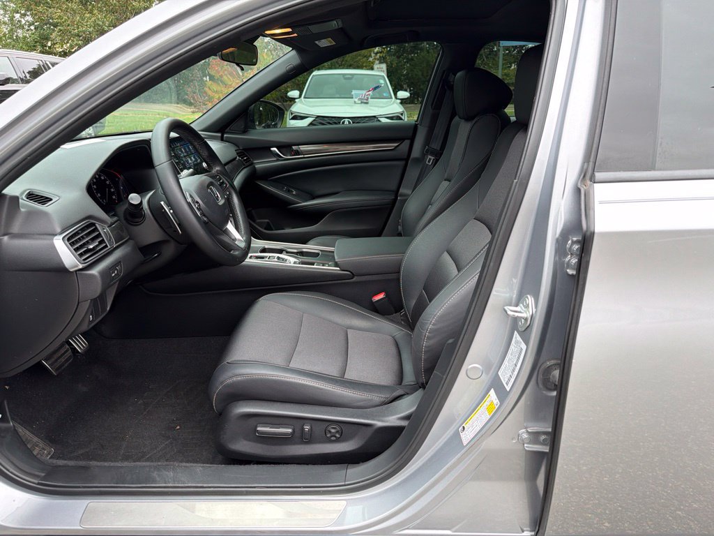 Used 2021 Honda Accord Sport image 11