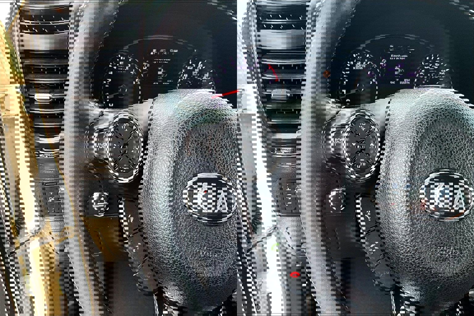 Used 2016 Kia Soul ! w/ Premium Package image 16