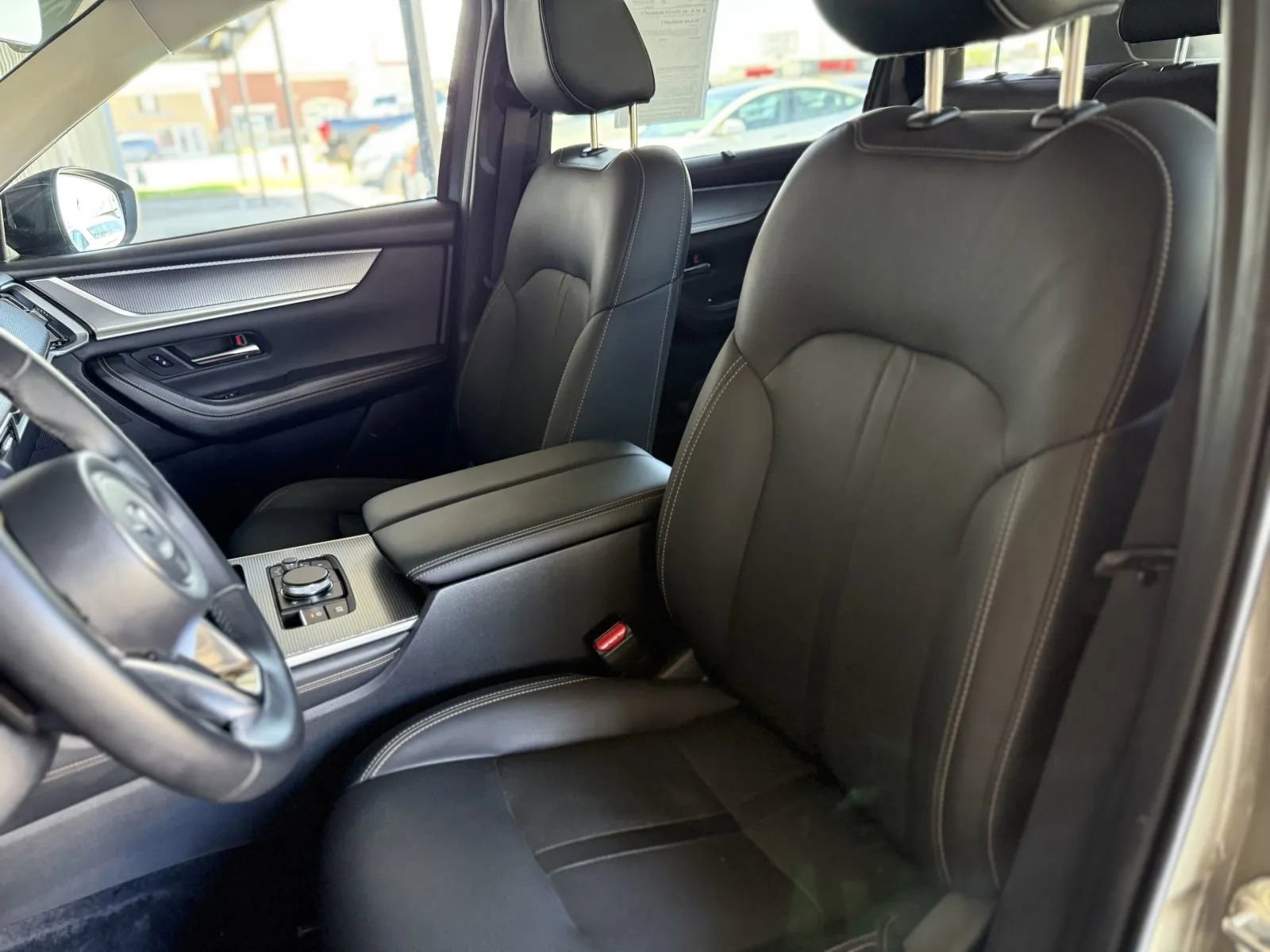 Used 2025 MAZDA CX-70 Plug-In Hybrid w/ Premium Pkg image 14