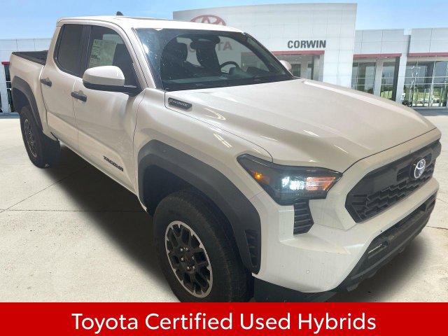 Certified 2025 Toyota Tacoma TRD Off-Road w/ TRD Off Road Upgrade Package AWD/4WD image 2