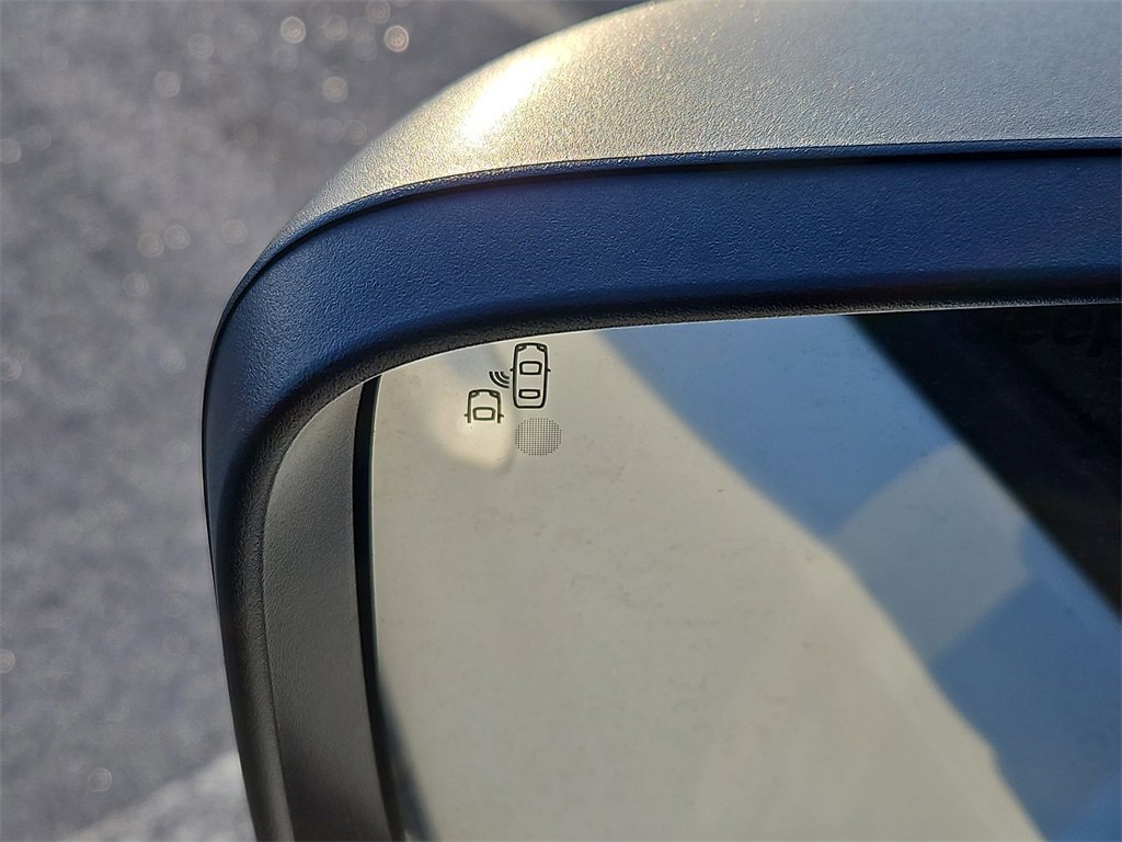 Used 2022 Jeep Renegade Latitude w/ Convenience Group image 23