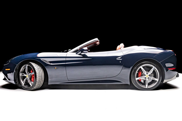 Used 2016 Ferrari California T RWD image 22