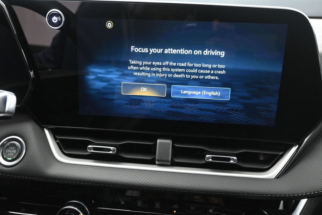 New 2026 Chevrolet Equinox LT w/ Safety and Technology Package FWD image 15