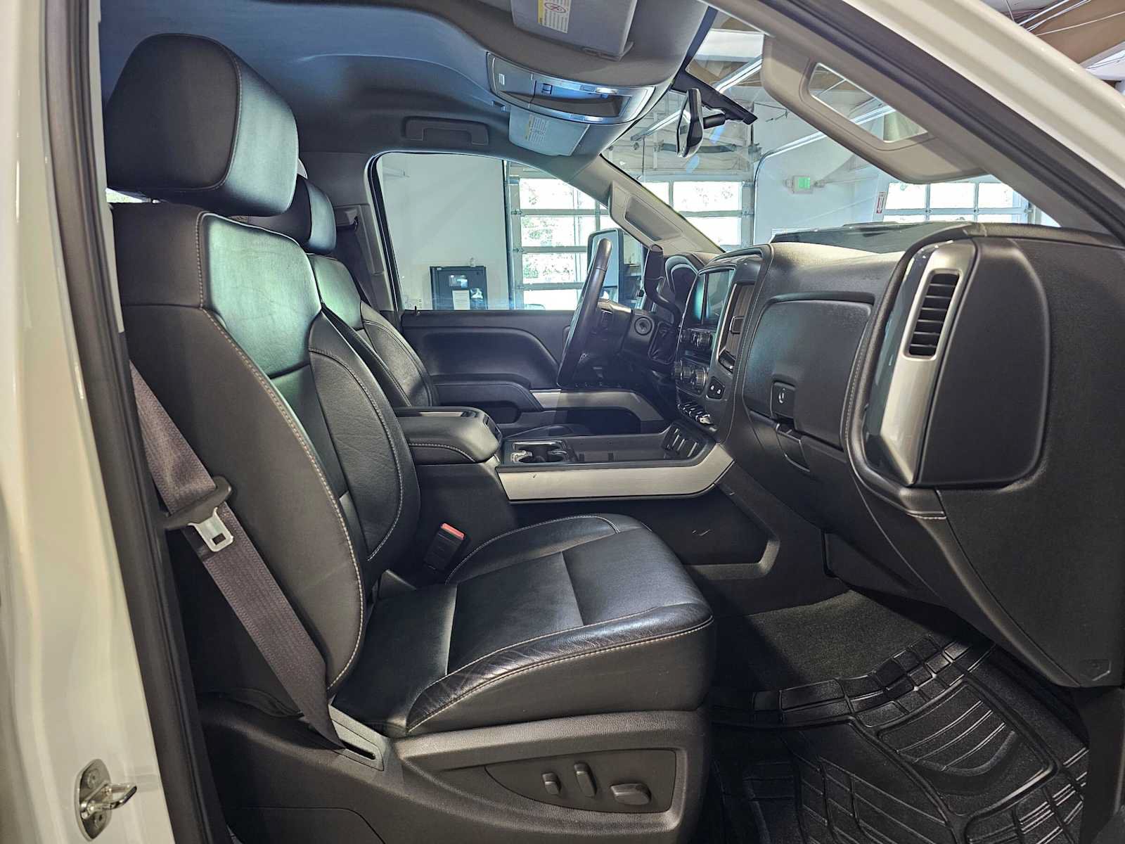 Used 2015 Chevrolet Silverado 3500 LTZ AWD/4WD image 10