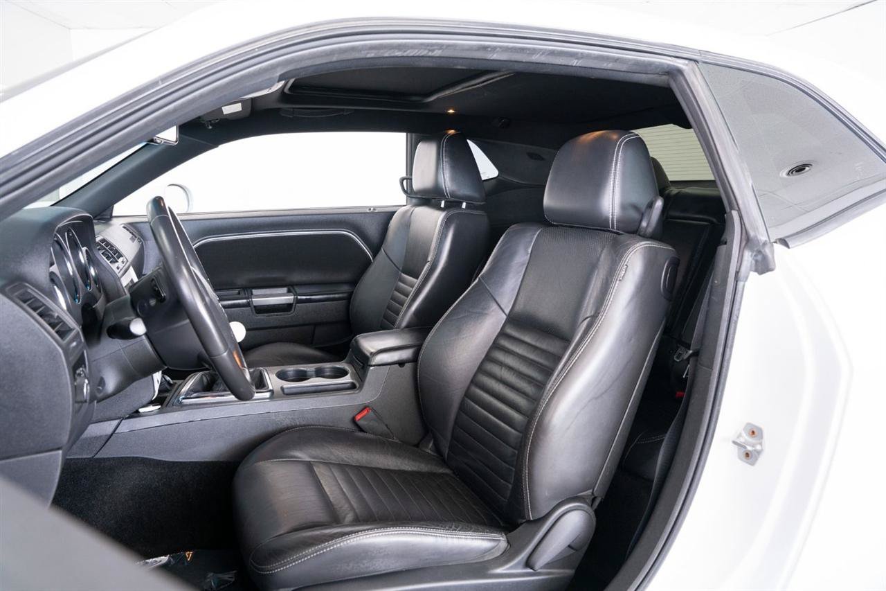 Used 2013 Dodge Challenger R/T Plus RWD image 9
