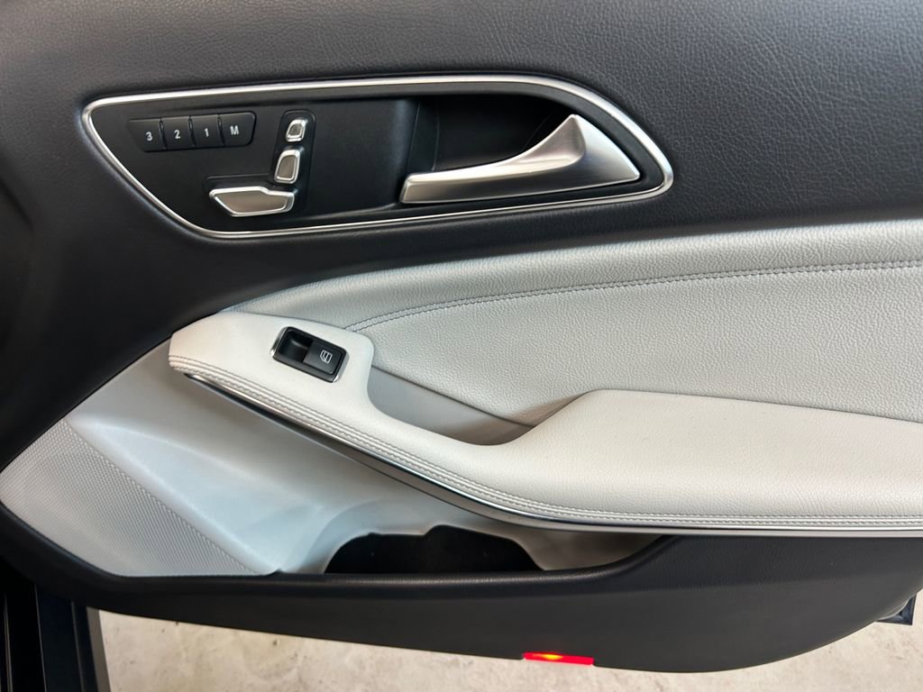 Used 2019 Mercedes-Benz GLA 250 4MATIC image 29