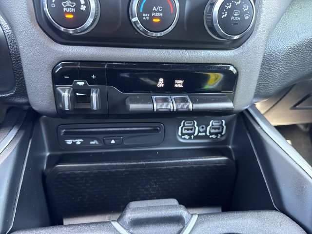 Used 2019 RAM 1500 Big Horn AWD/4WD image 34