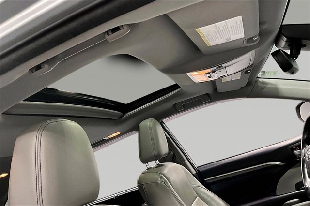 Used 2017 Toyota Highlander Limited w/ Protection Package #3 image 4