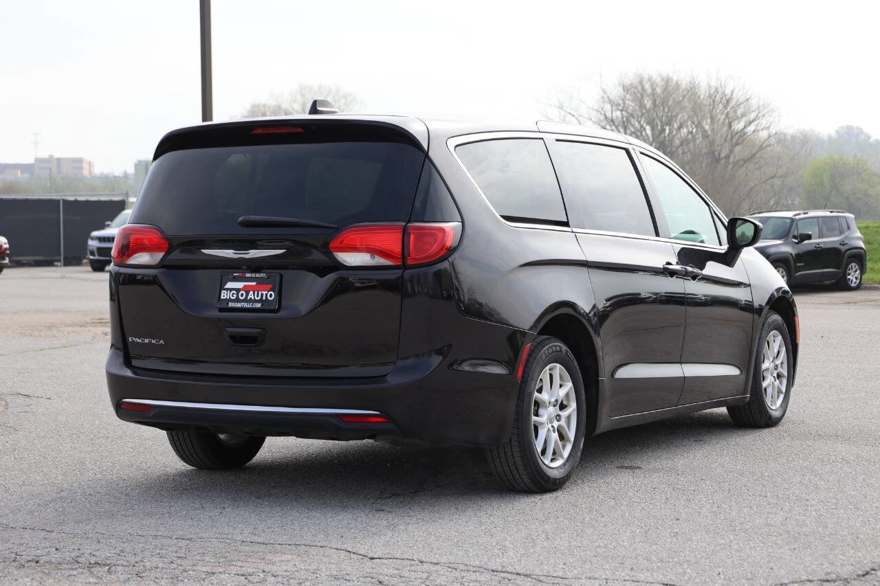 Used 2017 Chrysler Pacifica Touring Plus image 9