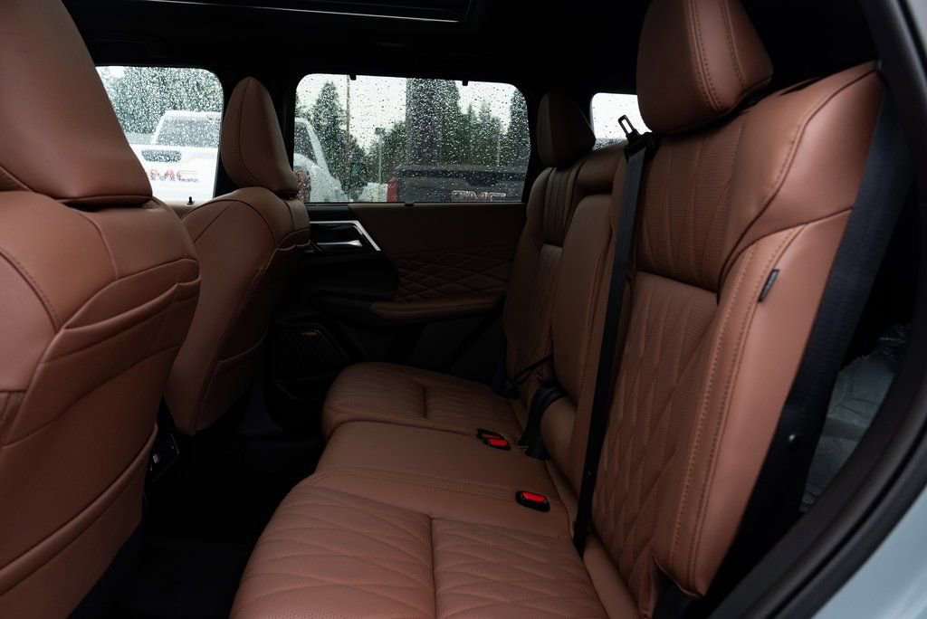 New 2026 Mitsubishi Outlander SEL image 21