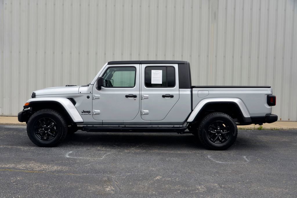 Used 2022 Jeep Gladiator Sport AWD/4WD image 5