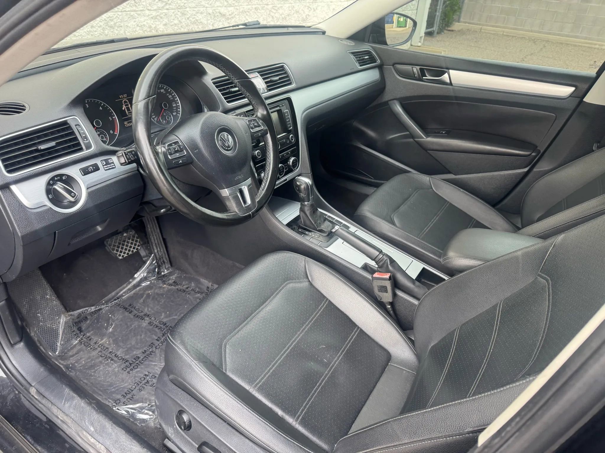 Used 2012 Volkswagen Passat TDI SE image 10