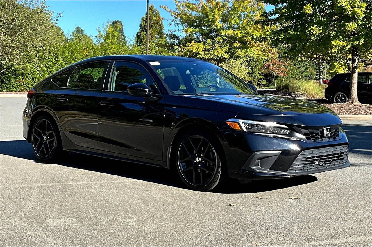 Used 2023 Honda Civic Sport image 2