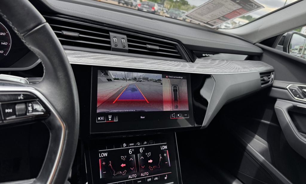 Used 2022 Audi e-tron Premium w/ Convenience Plus Package AWD/4WD image 21