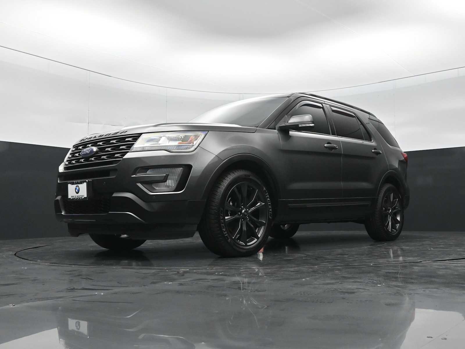 Used 2017 Ford Explorer XLT w/ Equipment Group 202A AWD/4WD image 24