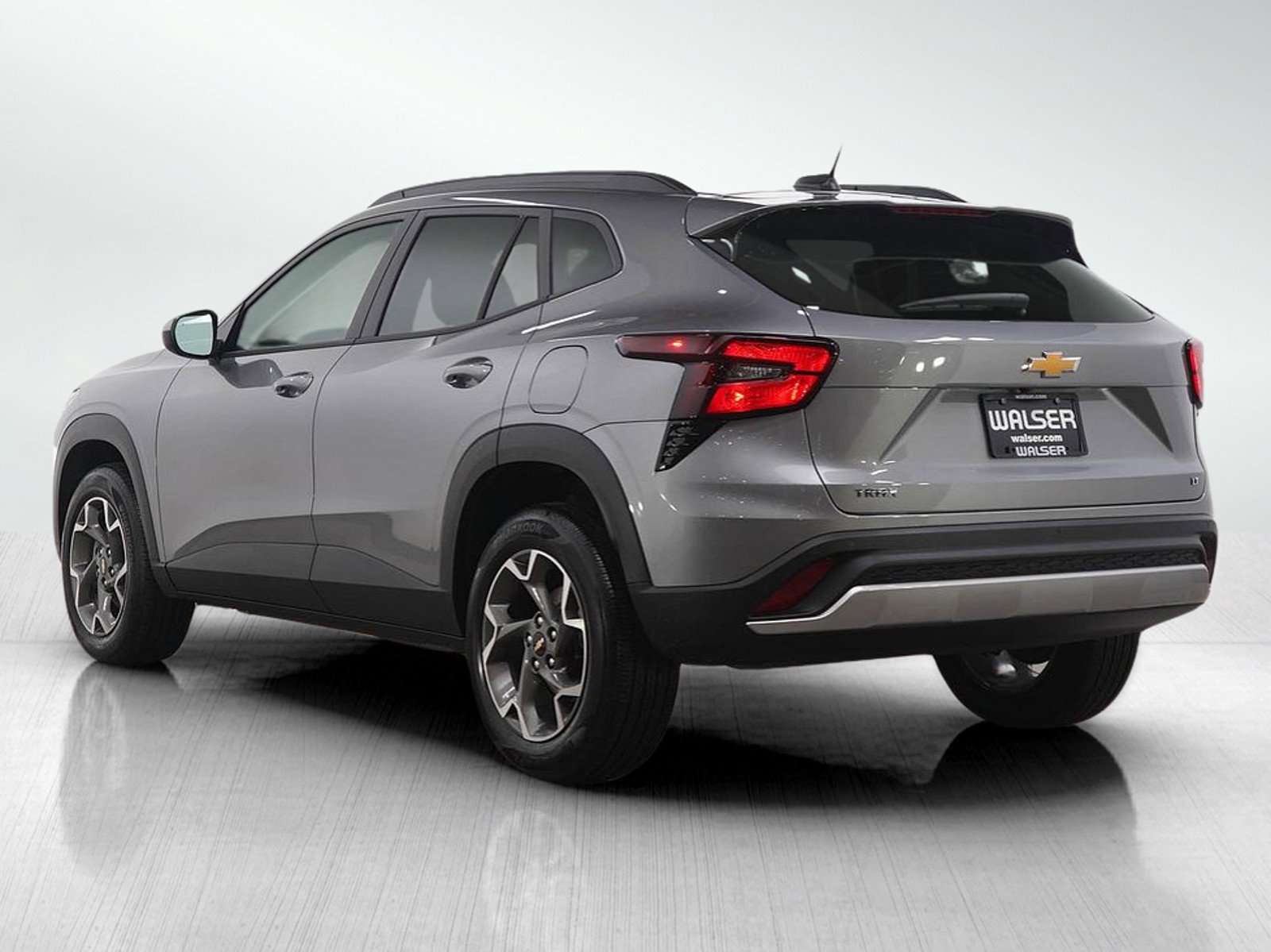 Used 2025 Chevrolet Trax LT w/ Driver Confidence Package FWD image 4