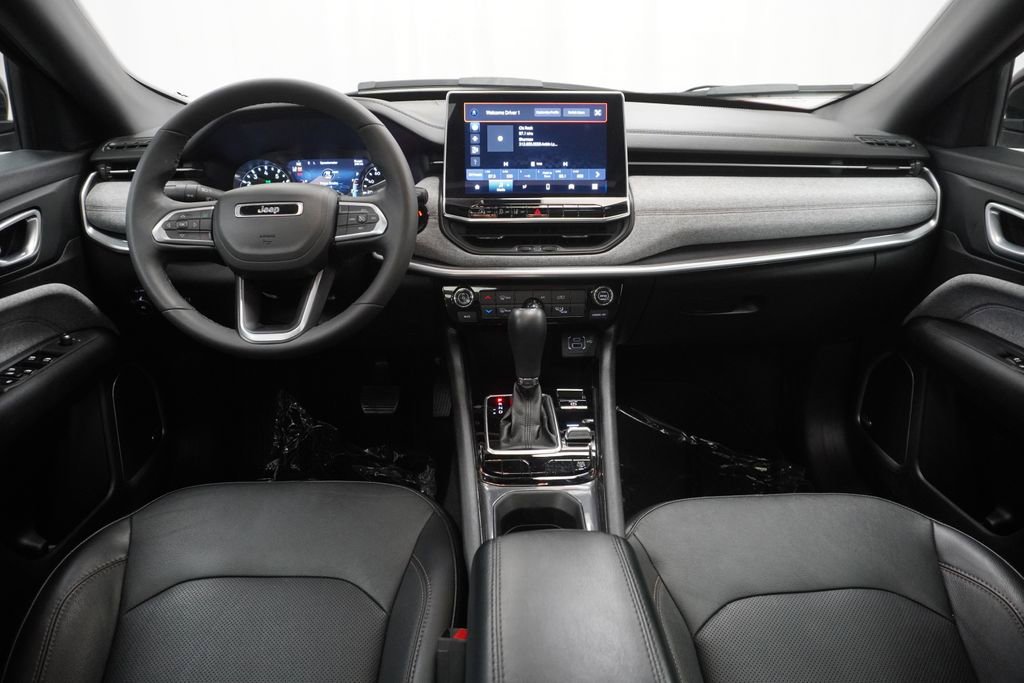 Used 2023 Jeep Compass Latitude w/ Sun and Sound Group AWD/4WD image 27