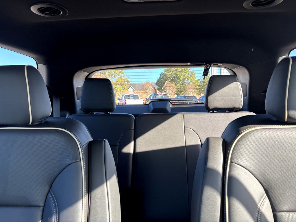 Used 2022 Chevrolet Traverse Premier w/ Redline Edition image 39