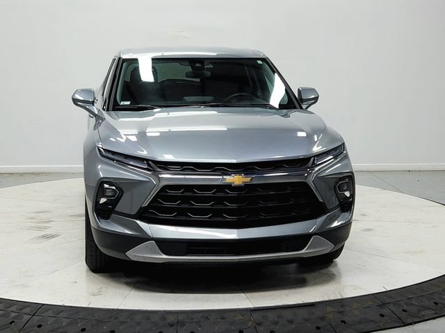 Used 2025 Chevrolet Blazer LT FWD image 3