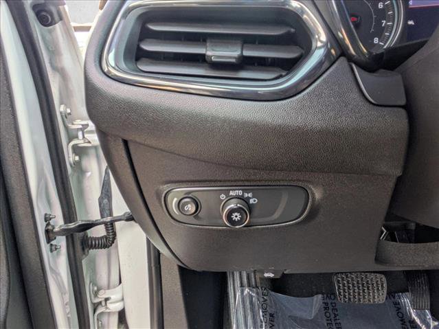 Used 2022 Chevrolet Equinox RS w/ Infotainment Package image 19