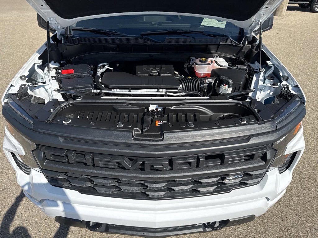 Used 2025 Chevrolet Silverado 1500 Custom image 11