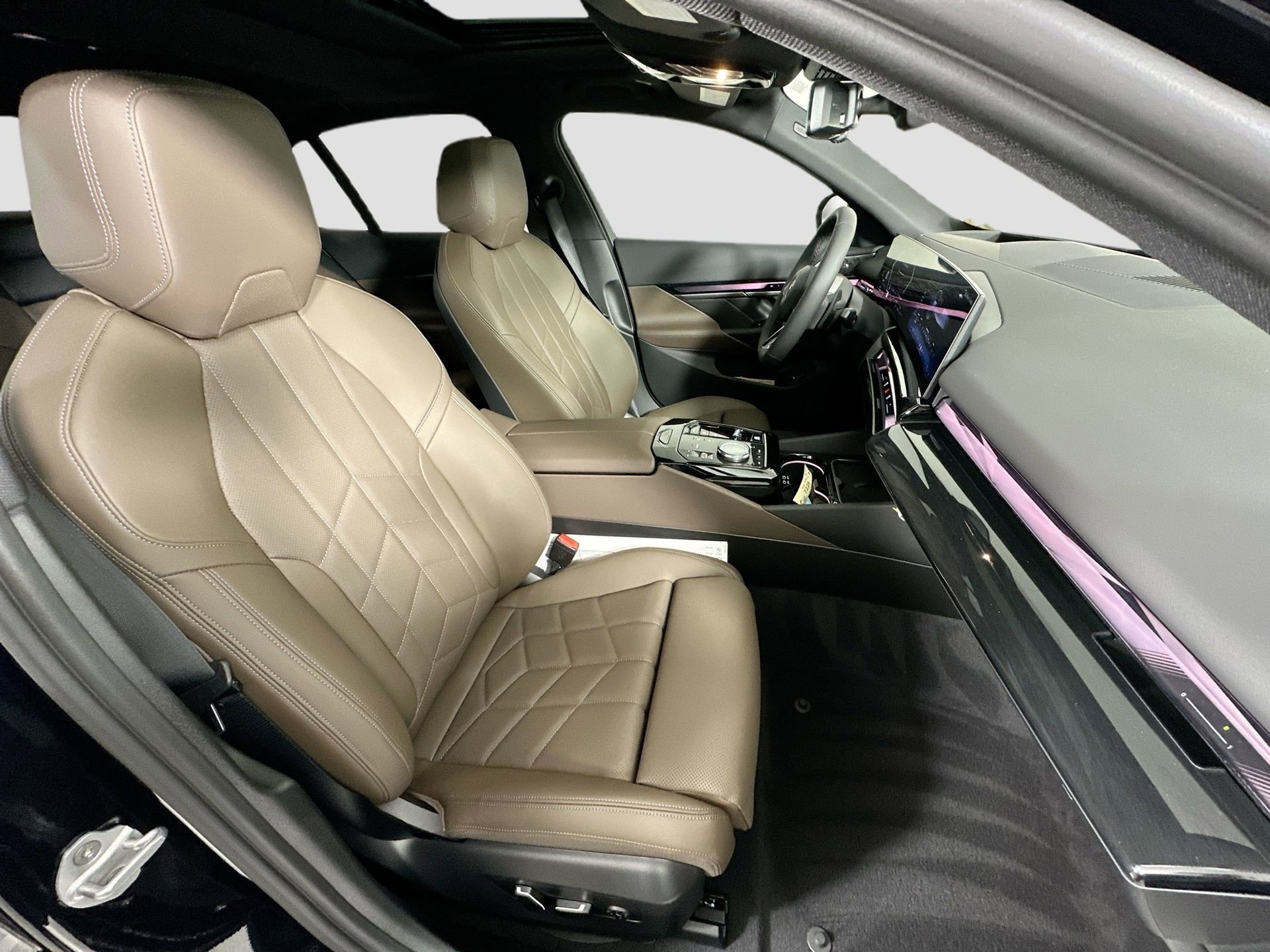 New 2026 BMW 530i xDrive 530i xDrive w/ M Sport Package image 29