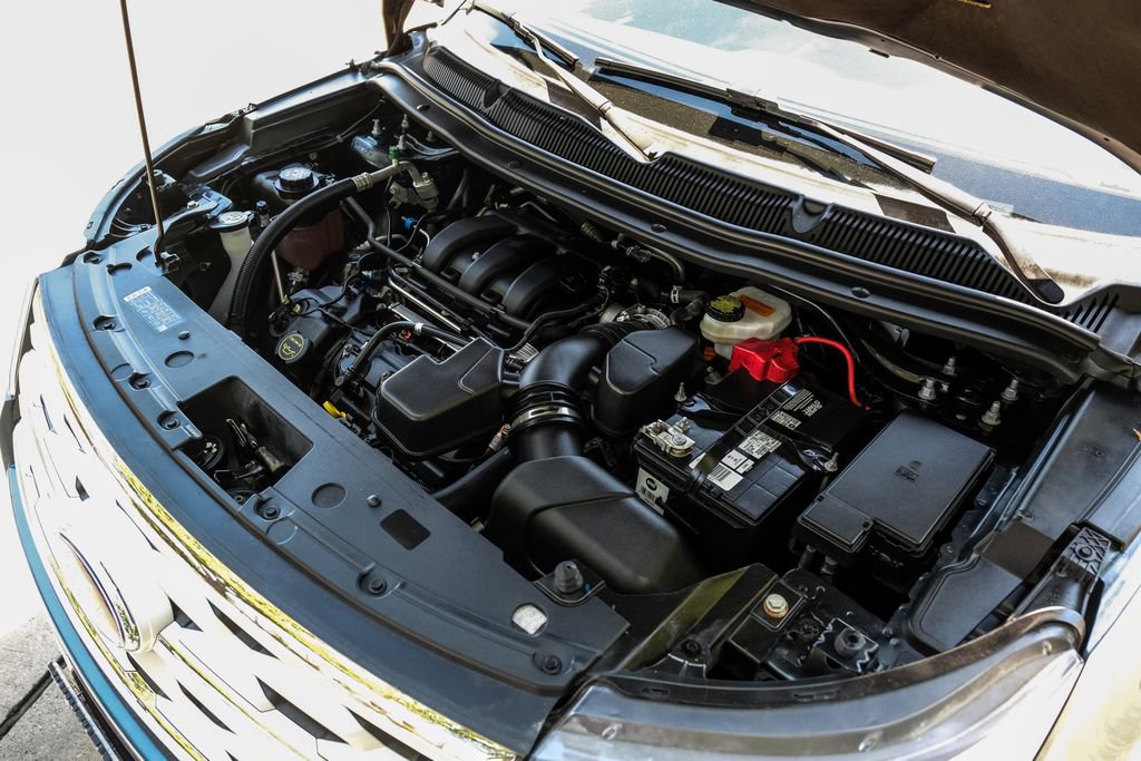 Used 2018 Ford Explorer XLT w/ Equipment Group 202A FWD image 60