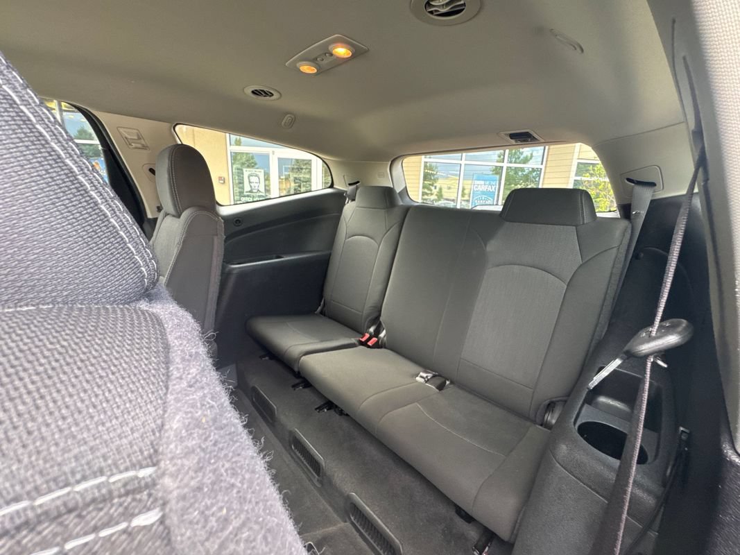 Used 2015 Chevrolet Traverse LT AWD/4WD image 25