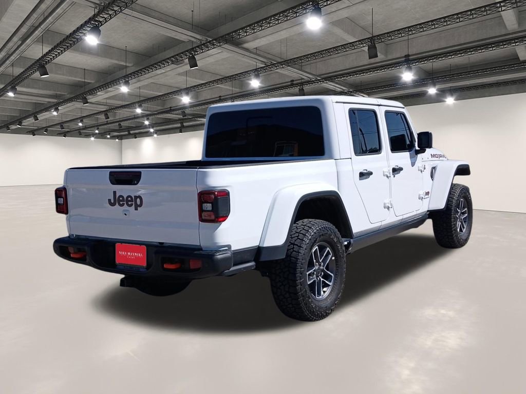 Used 2025 Jeep Gladiator Mojave AWD/4WD image 16