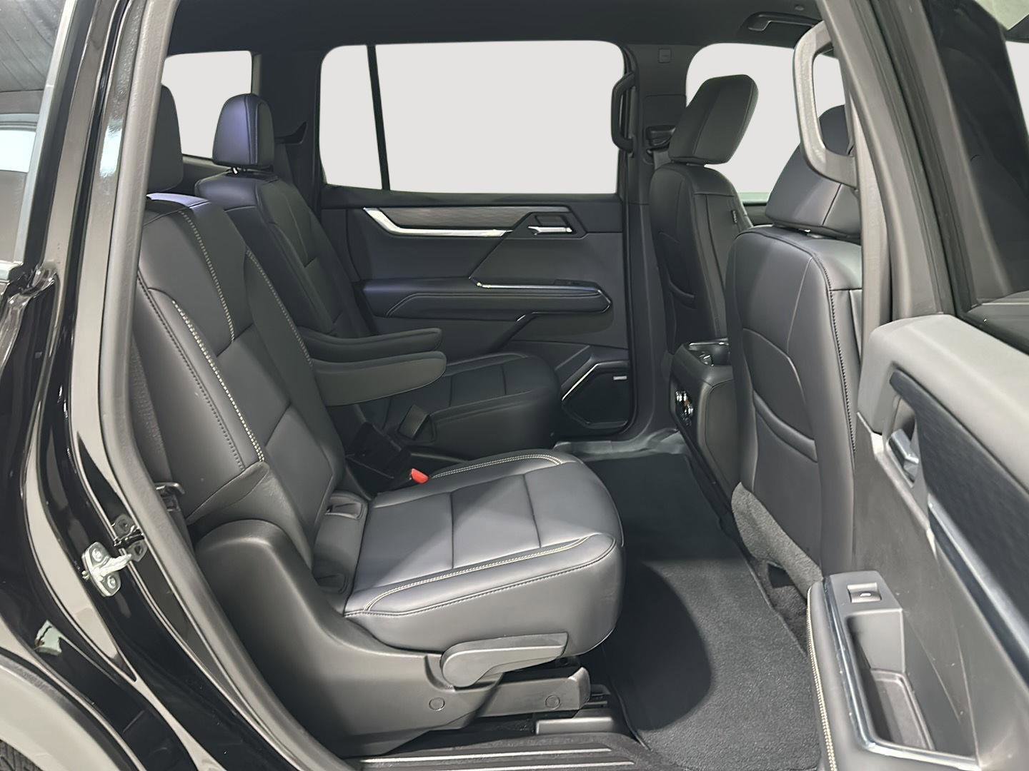 Used 2025 GMC Acadia Elevation w/ Elevation Premium Package image 26