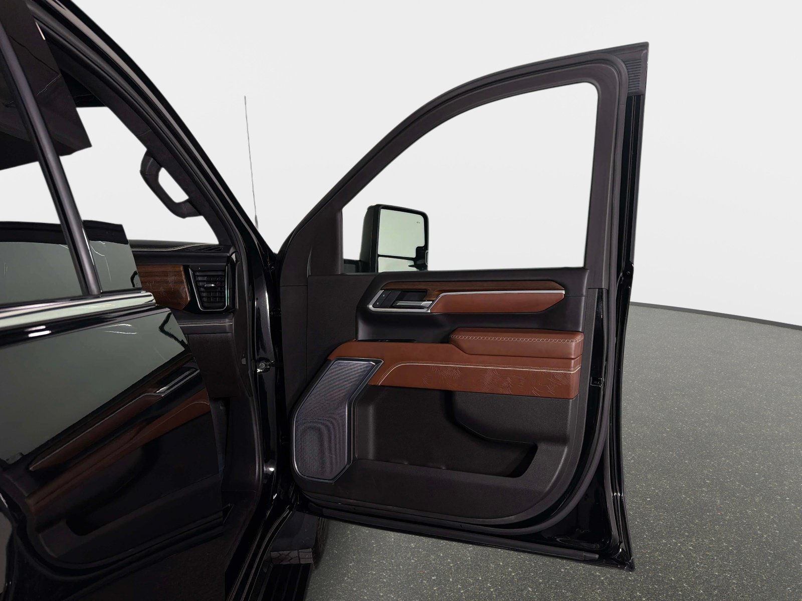 Used 2025 GMC Sierra 2500 Denali Ultimate AWD/4WD image 22