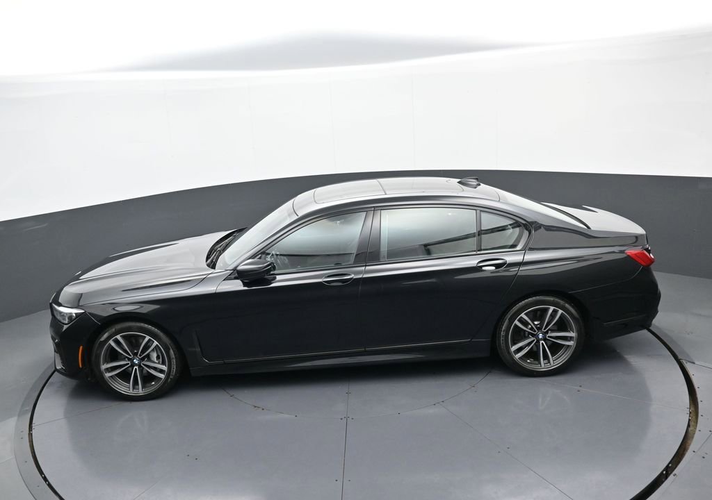 Used 2022 BMW 740i xDrive w/ M Sport Package image 34