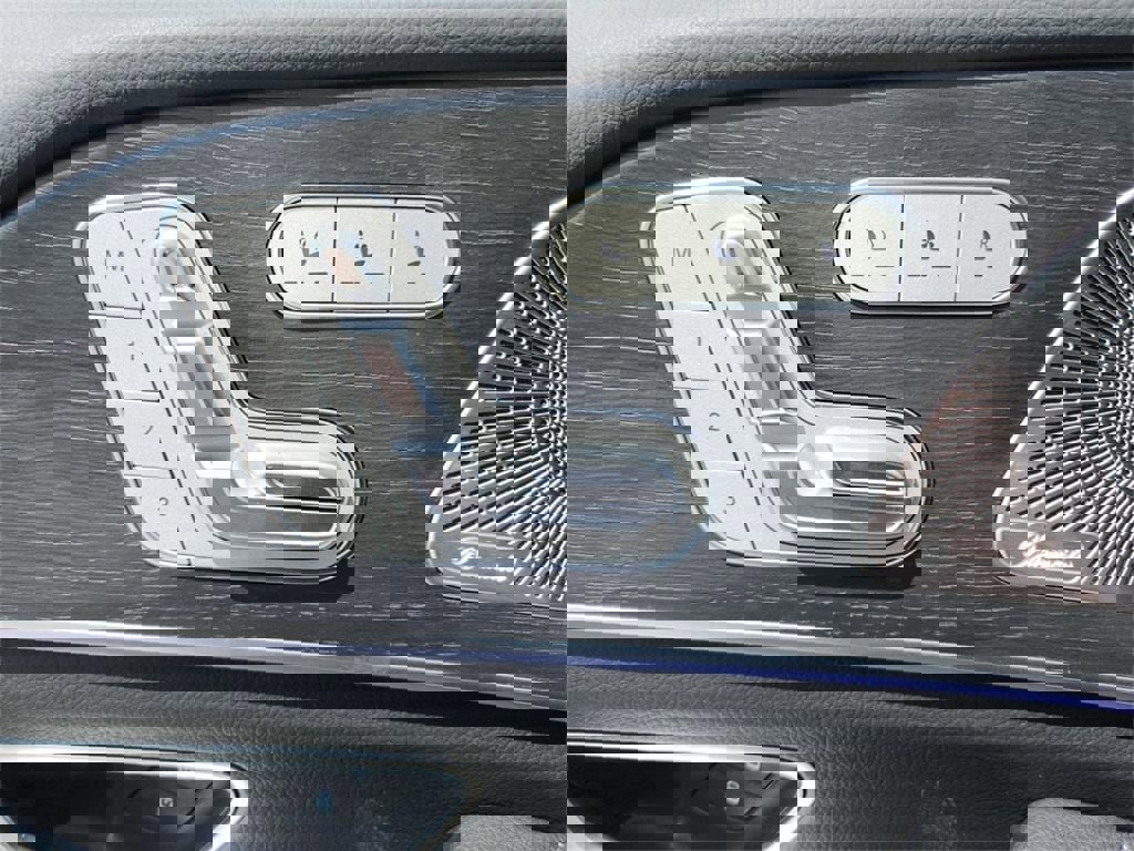 New 2025 Mercedes-Benz GLE 450e 4MATIC image 17