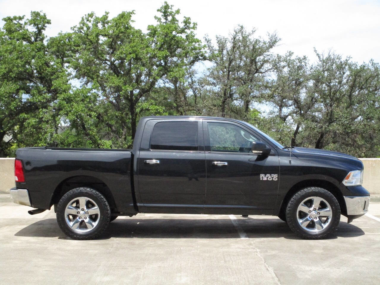 Used 2017 RAM 1500 Big Horn AWD/4WD image 3
