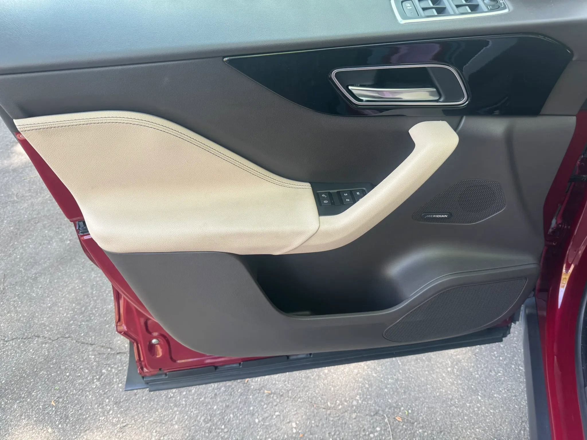 Used 2017 Jaguar F-PACE Prestige image 20