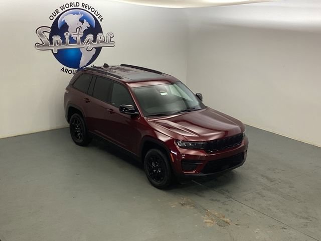 New 2025 Jeep Grand Cherokee Altitude image 13