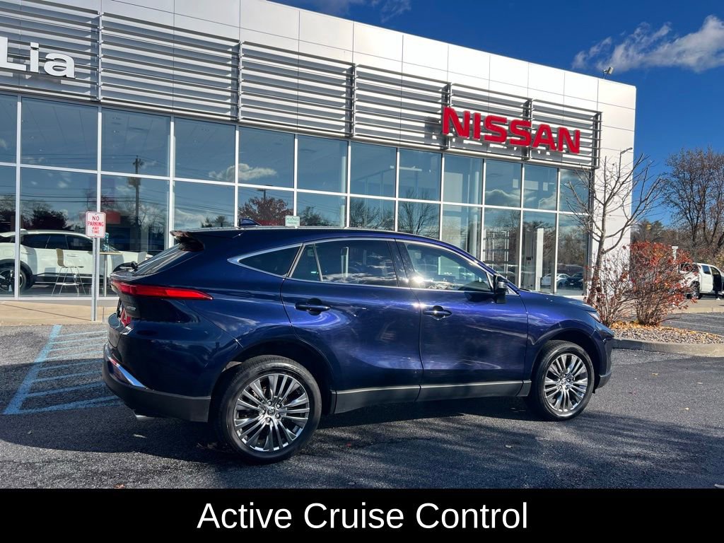 Used 2023 Toyota Venza Limited image 15