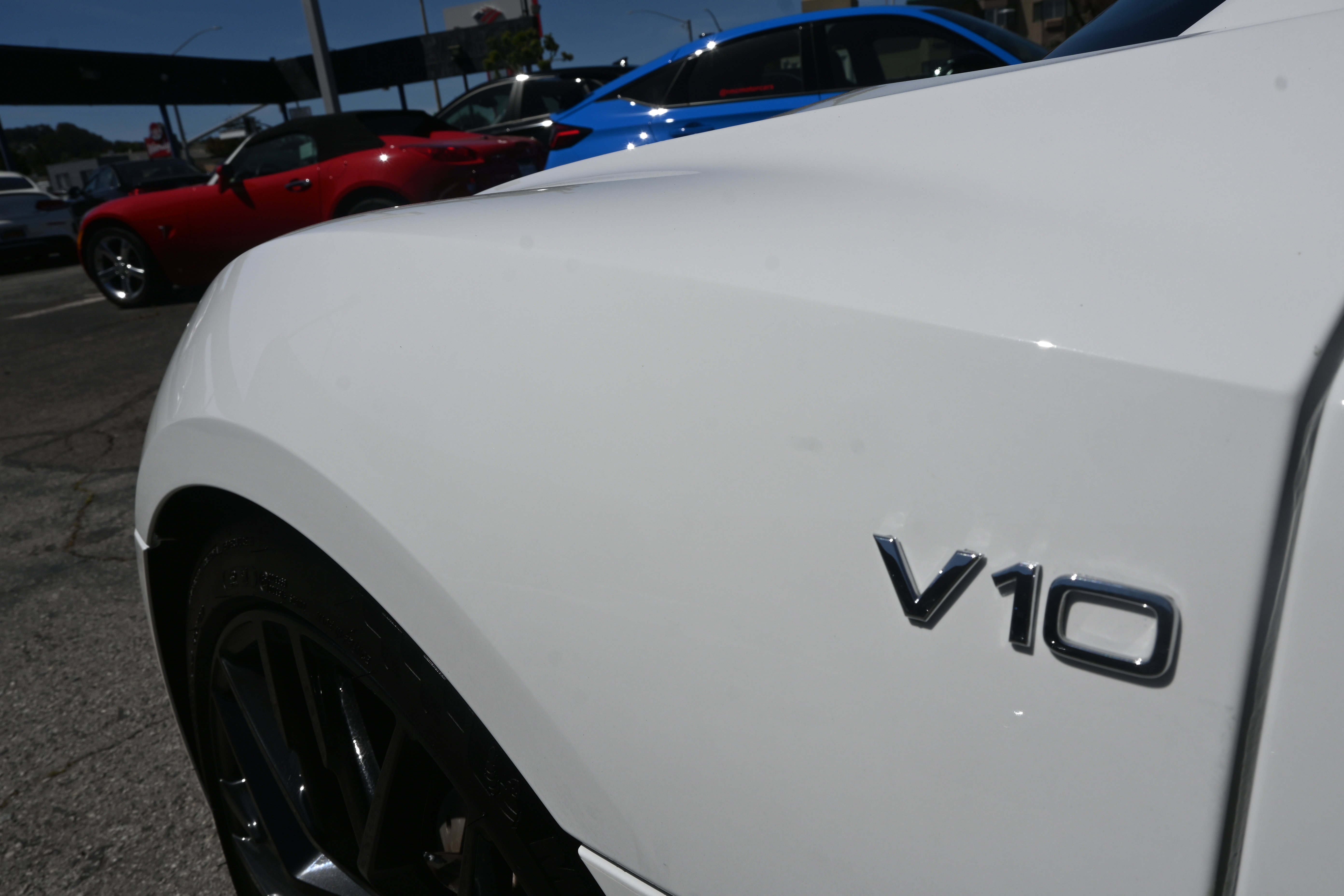 Used 2018 Audi R8 V10 w/ Premium Package RWD image 27